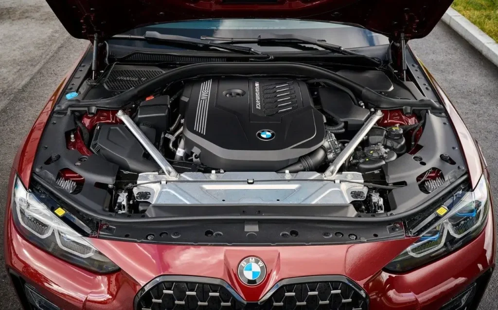 2021-BMW-M440i-motor